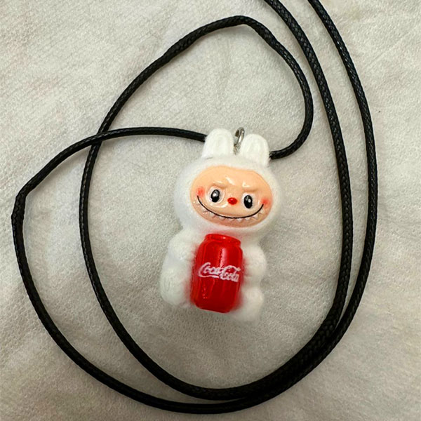 Labubu-neckless-w-05 قیمت و خرید عروسک لبوبو دخترانه